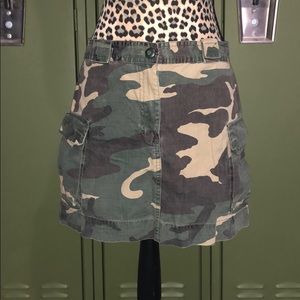 American Eagle Camo cargo skirt mini 8